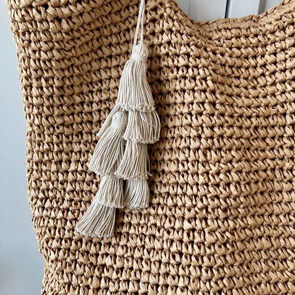 NWT Fallon & Royce Mel Woven Straw Tote in 'Natural' - Picture 10 of 15